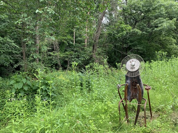 무제 124×42×43 오토바이·철제의자 부속, 철제 옷걸이, 나뭇조각, 나사, 알루미늄, 철사전선 2000년이후