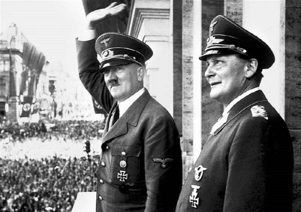 나치 독일의 1인자 히틀러 총통과 2인자 괴링 원수