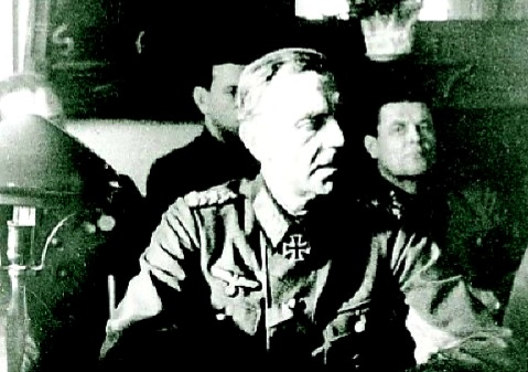 스탈린그라드 전투에서 결사항전 후 항복한 독일의 파울루스 사령관 (1943)