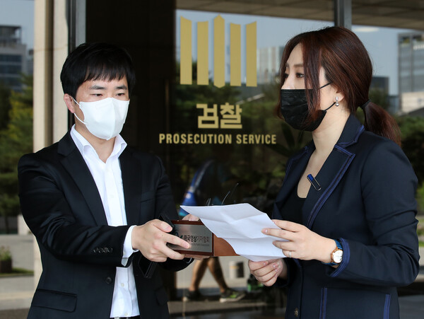 지난달 30일 윤석열 검찰의 고발 사주 의혹의 제보자 조성은씨가 국민의힘 국회의원 6명을 공직선거법 위반, 직권남용권리행사방해, 명예훼손, 협박, 공익신고자보호법 위반 등 혐의로 서울중앙지검에 고소했다. (사진=뉴스1)