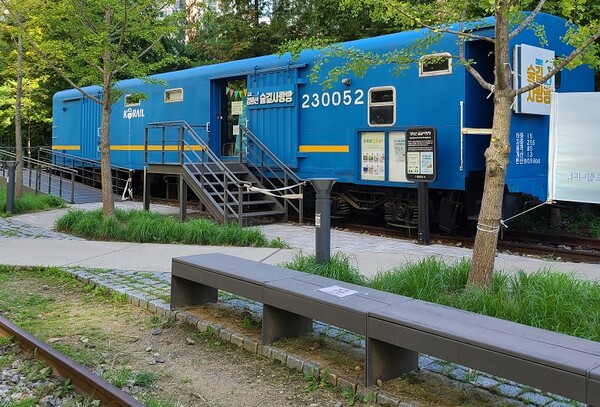 열차 객차를 활용한 숲길 사랑방 (사진=황현탁)