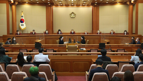 28일 서울 종로 소재 헌법재판소 대심판정에서 헌법재판관들이 임성근 전 부장판사에 대한 탄핵심판 결정을 선고하고 있다.(사진=뉴스1)