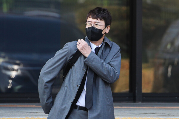 김웅 국민의힘 의원이 지난 3일 오전 경기도 정부과천청사 공수처에 피의자 신분으로 조사를 받기 위해 출석하고 있다. (사진=뉴스1)