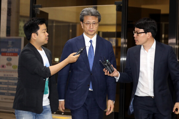 정현호 삼성전자 부회장(당시 사업지원TF 사장)이 지난 2019년 6월 12일 서울중앙지검의 삼성바이오 회계조작 사건 관련 조사를 받고 귀가하고 있다. (사진=뉴스1)