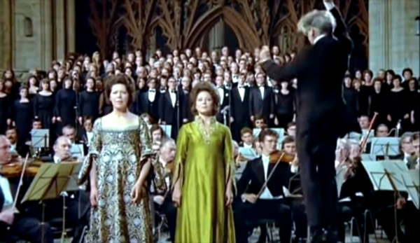 번스타인이 말러 2번 교향곡을 열정적으로 지휘하는 모습, 에든버러 페스티벌, 런던 필, 1974