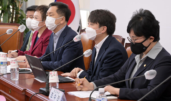 이준석 국민의힘 대표가 28일 오전 서울 여의도 국회에서 열린 최고위원회의에서 발언하고 있다. (사진=뉴스1)