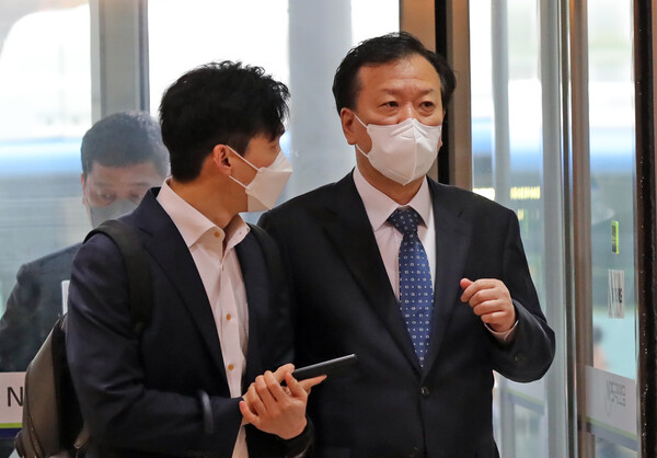 정호영 보건복지부 장관 후보자가 13일 서울 서대문구 국민연금공단 서울북부지역본부에 마련된 사무실에 출근하고 있다. (사진=뉴스1)