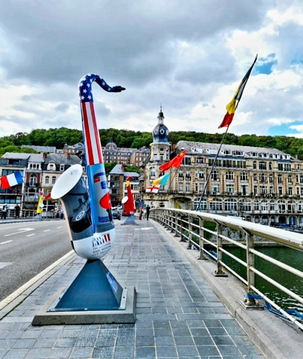 아돌프 색스의 고향으로 색소폰의 성지가 된 벨기에의 디낭