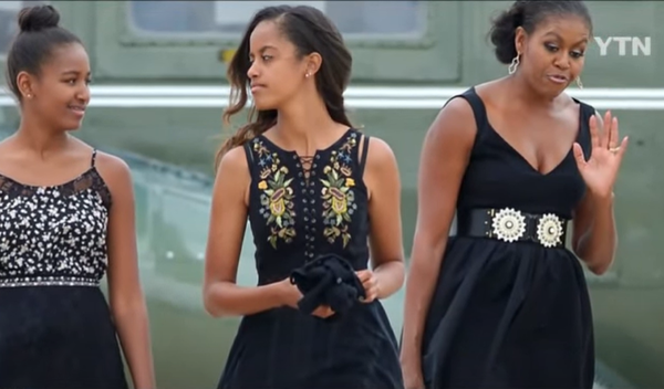 버락 오바마 전 미국 대통령의 장녀 말리아(가운데). (사진=YTN 캡처)