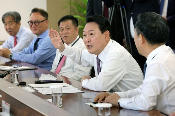 윤석열 대통령이 11일 용산 대통령실에서 첫 수석비서관회의를 주재하고 있다. (사진=뉴스1)