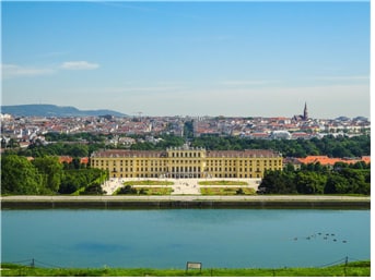 비엔나의 심장 쇤부른 궁전과 도시 전경 (출처, Pixabay)