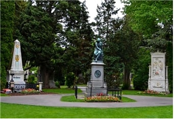 비엔나 중앙 묘지, 좌로부터 베토벤, 모짜르트, 슈베르트