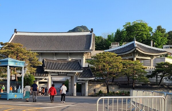 청와대 동쪽 춘추관 입장문. (사진=황현탁)