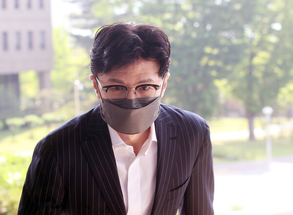 한동훈 법무부 장관이 25일 오전 정부과천청사로 출근하고 있다. (사진=뉴스1)