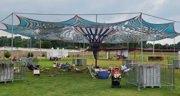 용산공원내 스포츠필드의 가족피크닉 에어리어.(사진=황현탁)