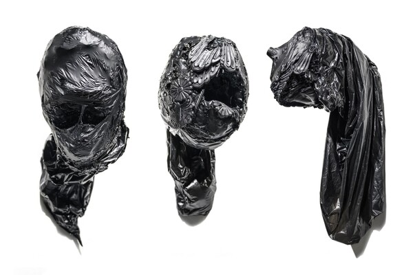 안정화된 불안 3개의 머리 두리번두리번100×50×50㎝ 비닐 초산비닐수지 모터 우레탄 2019 / 사진 제공 = 심승욱 작가