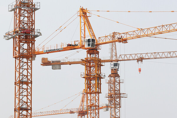 멈춰서 있는 타워크레인. (사진=뉴스1)