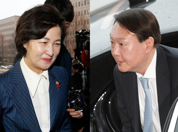 추미애 법무부 장관(왼쪽)과 윤석열 검찰총장(현 대통령)이 2020년 1월 7일 오후 경기 정부과천청사 법무부로 들어서고 있다. 추 장관은 검찰 고위간부 인사 단행을 앞두고 이날 오후 윤석열 검찰총장과 비공개 면담을 했지만 면담 장면은 공개되지 않았다. (사진=뉴스1)