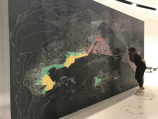 2017년 서울도시 건축비엔날레,” Three Cities”- 믹스미디어 설치 / 사진 제공 = 정진경 작가