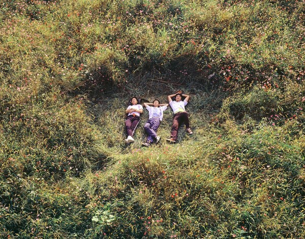 세 친구 잉어소년 59.6×76cm C print 2008 / 사진제공 = 조현택 작가     