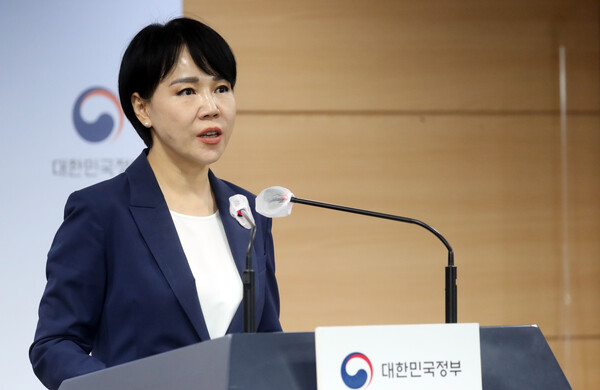 전현희 국민권익위원회 위원장이 8일 정부서울청사에서 감사원의 감사기간 연장 관련한 권익위원장 입장을 기자들에게 브리핑 하고 있다. (사진=뉴스1)