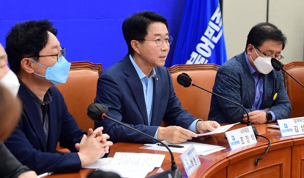 조정식 더불어민주당 사무총장이 12일 오전 서울 여의도 국회에서 추석 민심 기자간담회를 열어 모두 발언을 하고 있다. (사진=뉴스1)