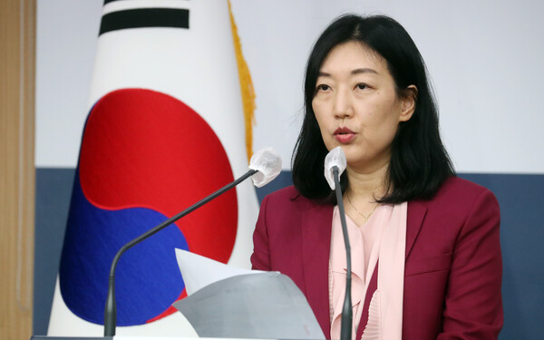안은주 외교부 부대변인이 15일 오후 서울 종로구 정부서울청사 별관에서 넷플릭스 시리즈 '수리남'과 관련한 현안 등에 대한 정례 브리핑을 하고 있다. (사진=뉴스1)