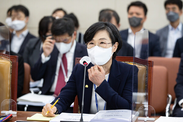 김제남 한국원자력안전재단 이사장이 10월 7일 국회 과방위의 한국원자력안전재단 등에 대한 국정감사에서 의원들의 질의에 답변하고 있다. (사진=뉴스1)