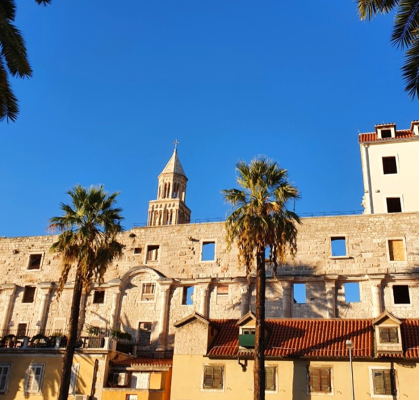 과거와 현재의 공존, 디오클레티아누스 황제의 궁전과 현대의 주택