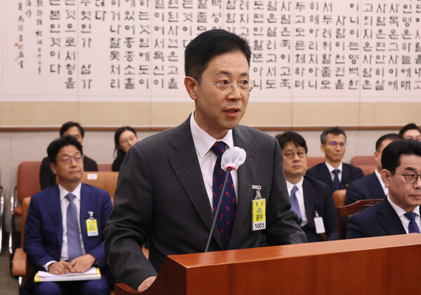 손준성 대구고검 차장검사가 지난달 20일 국회 법사위의 지방 고·지검에 대한 국정감사에서 의원 질의에 답변하고 있다. (사진=연합뉴스)