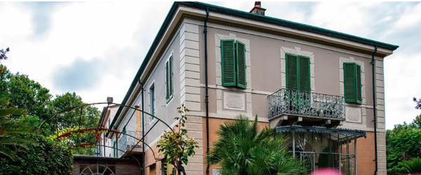 푸치니박물관이 되어있는 토레 델 라고의 옛 푸치니의 집 .