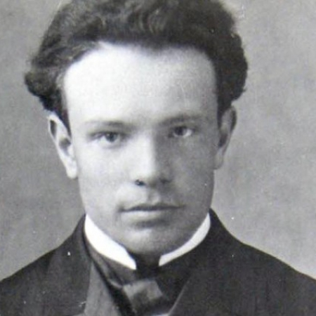 젊은 시절의 레스피기 사진.