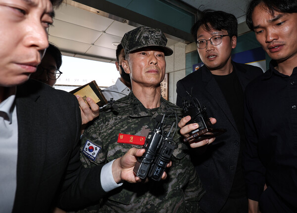 임성근 전 해병대 1사단장이 지난 5월 13일 오전 경북 경산시 경북경찰청 형사기동대에서 '해병대 채상병 순직 사건' 조사를 받기 위해 이동하고 있다. (사진=연합뉴스)