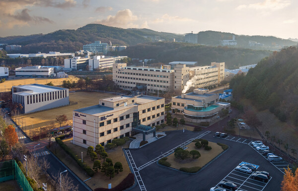 대전 유성구에 자리잡은 DL케미칼 대덕연구소 전경. (제공=DL그룹)