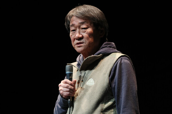  '2018 학전 신년회'에서 인사말을 하는 고(故) 김민기 학전 대표.  (사진=연합뉴스)