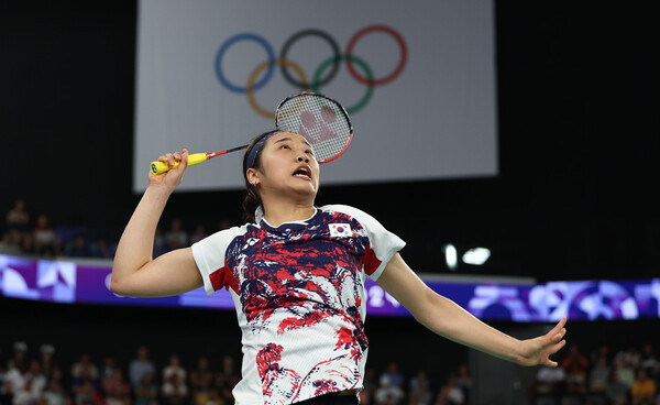 3일(현지시간) 프랑스 파리 포르트드 라 샤펠 아레나에서 열린 2024 파리올림픽 배드민턴 여자 단식 8강전에서 한국 안세영이 일본 야마구치 아카네를 상대로 경기를 펼치고 있다. (사진=연합뉴스)