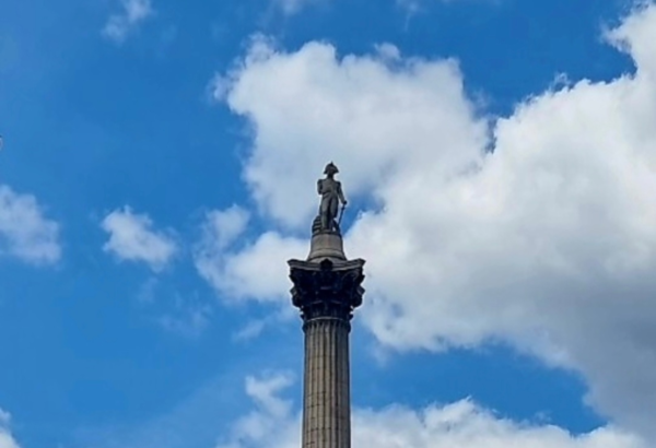 런던의 중심 트라팔가 광장에서 오늘도 영국의 바다를 수호하고 있는 넬슨 제독.