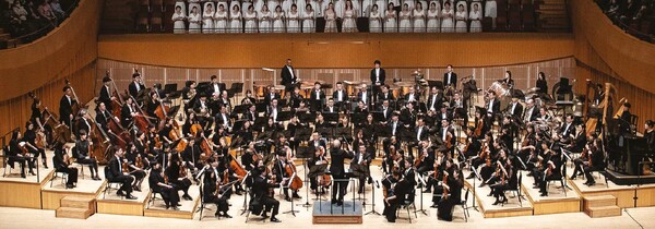 서울시립교향악단의 정규공연 악기배치.