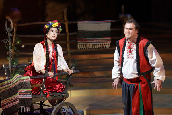 림스키-코르사코프 오페라 '5월의 밤' 마린스키극장 공연장면.