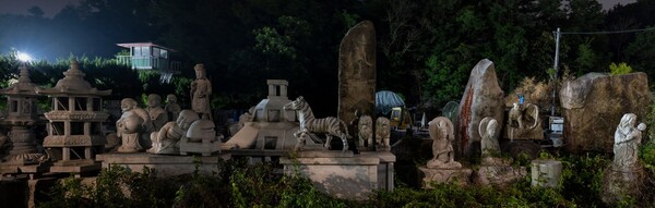 스톤마켓 부산 pigment print 120ⅹ370cm 2020 / 제공 = 조현택 작가