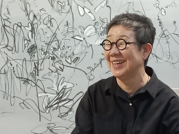 차명희 작가 / 제공 = 금산갤러리 임인영 실장