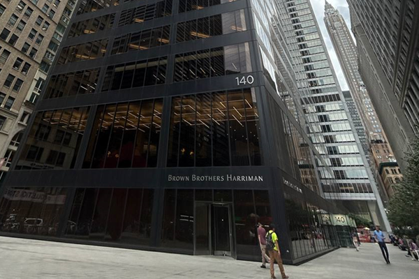 고려아연이 5,800억원에 인수한 미국의 전자폐기물 재활용업체 이그니오홀딩스가 홈페지에 본사 주소로  게시한 뉴욕 맨해튼의 '브로드웨이 140' 빌딩. 