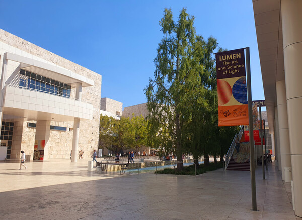 1997년 개관한 게티 미술관(센터)의 중앙 통로 (2024. 10)