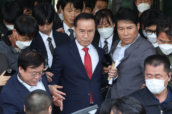 이태원 참사 부실 대응 혐의로 기소된 김광호 전 서울경찰청장이 17일 서울서부지법에서 열린 1심 재판에서 무죄 선고뒤 청사를 떠나고 있다. (사진=연합뉴스)