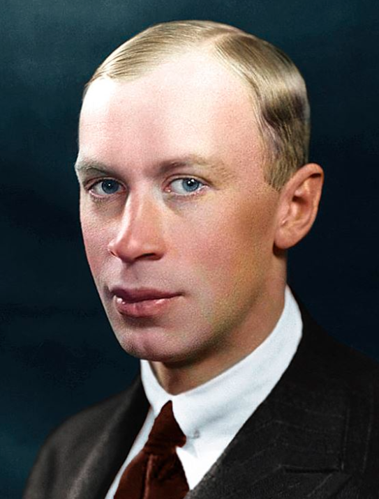 젊은 프로코피예프 사진을 현대적 기술로 복원한 것.