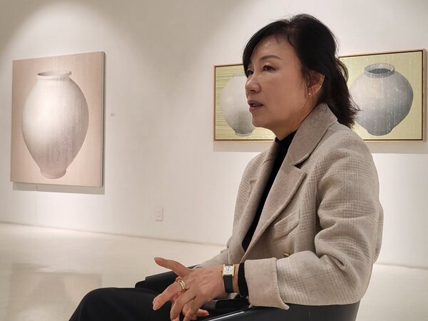 정현숙 작가. (제공 = 갤러리위 최효실 실장)