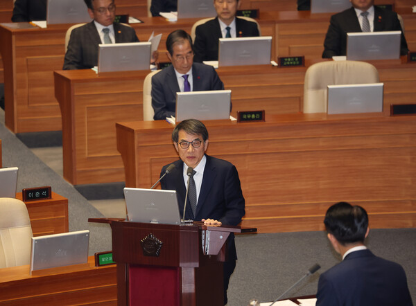 노태악 중앙선거관리위원장이 13일 오후 국회 본회의에서 '윤석열 내란 행위 관련 긴급현안질문'에서 답변하고 있다. (사진=연합뉴스)