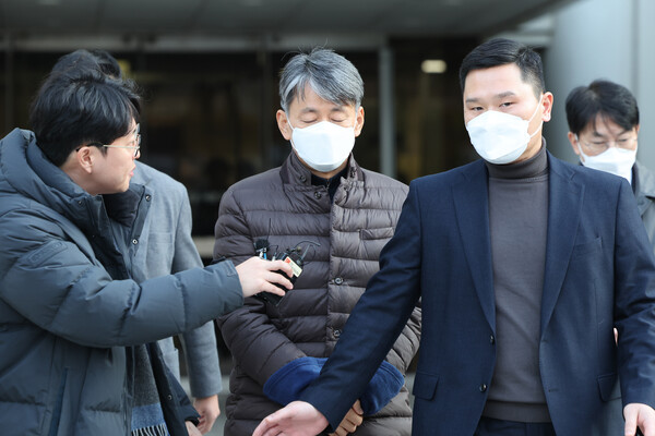 윤석열 12·3 내란 사태 과정에서 중요임무 종사 혐의를 받는 조지호 경찰청장이 13일 오후 서울중앙지법에서 열린 구속 전 피의자 심문(영장실질심사)을 마친 뒤 청사를 나서고 있다. (사진=연합뉴스)