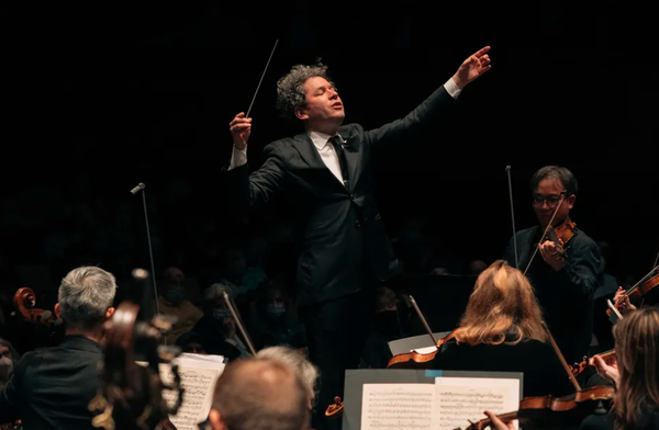 LA필하모닉을 지휘하는 구스타보 두다멜.