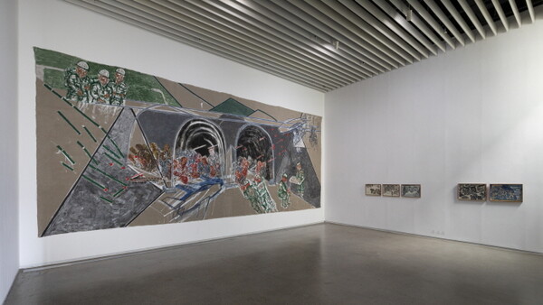 ‘통증·징후·증세 - 서용선의 역사 그리기’ 전시 전경, 2019년 / 출처 :  화이트블럭 홈페이지